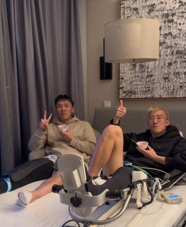 養傷搭子??韓佳奇曬康復視頻，與王振澳一同養傷