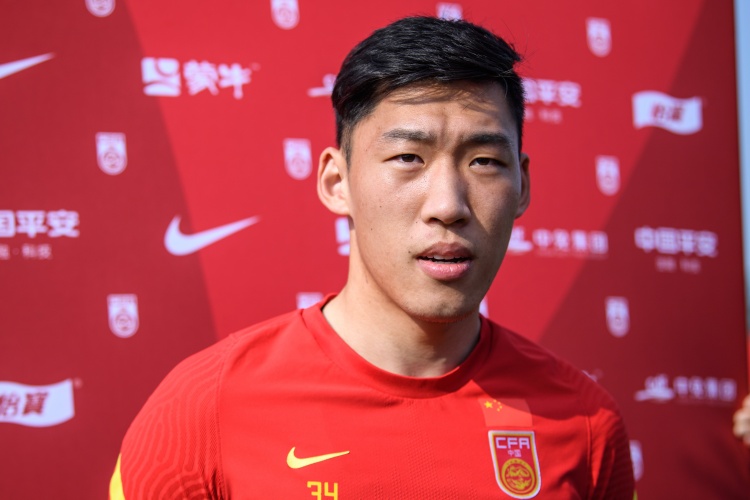 記者：國足客戰印尼申花3將朱辰杰、楊澤翔、徐皓陽(yáng)極可能首發(fā)