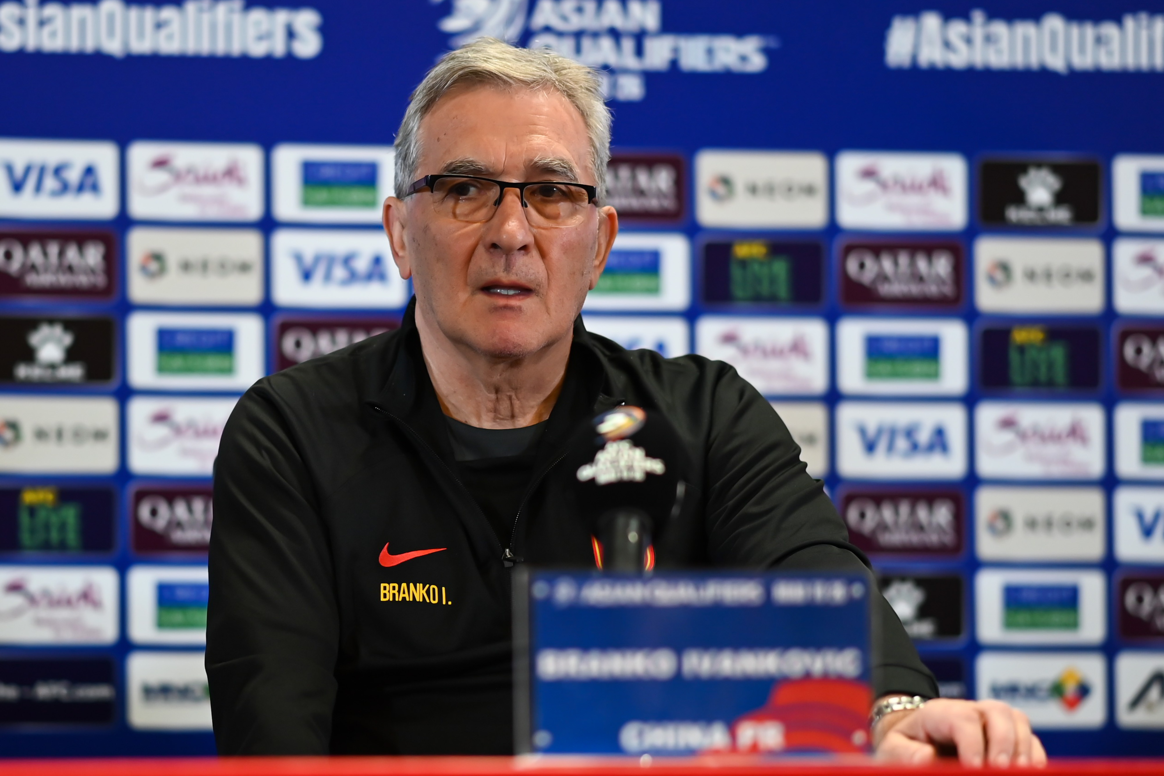 媒體人：伊萬(wàn)暫不下課甚至要帶東亞杯，足協(xié)難道沒(méi)有任何預案？