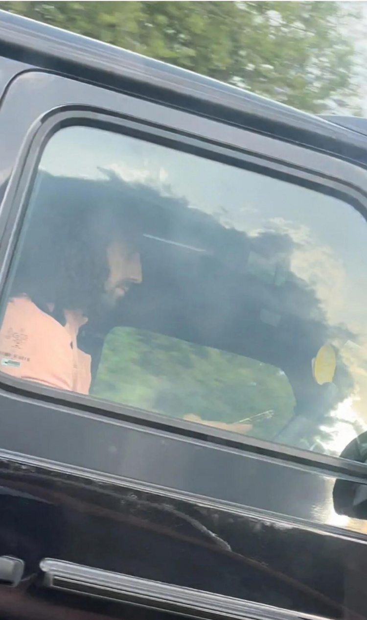 罰200英鎊、駕照扣6分！庫庫雷利亞被拍到開(kāi)車(chē)看手機