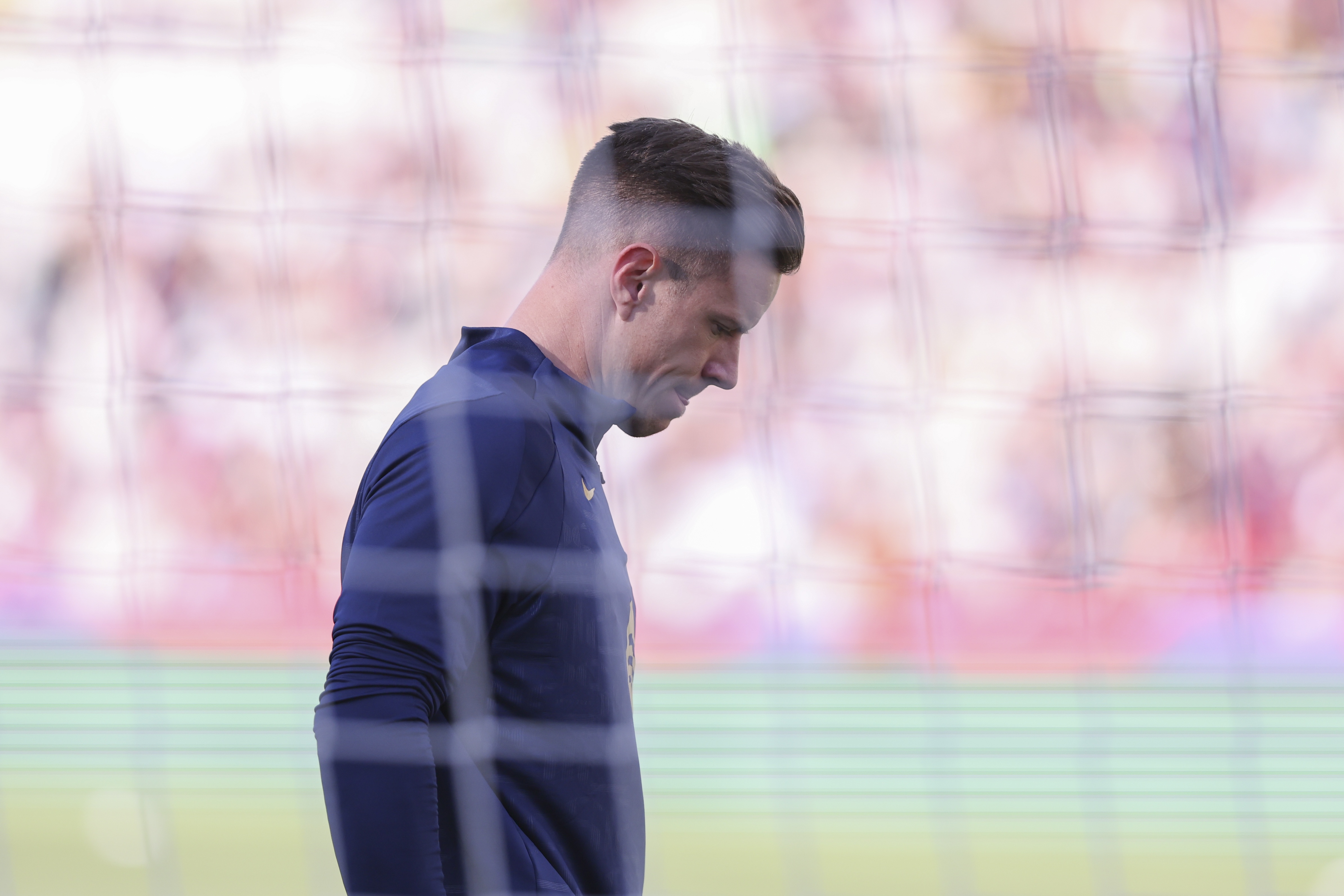 每體：特獅對巴薩很憤怒&拒絕妥協(xié) 米蘭在找門(mén)將但未接觸特獅