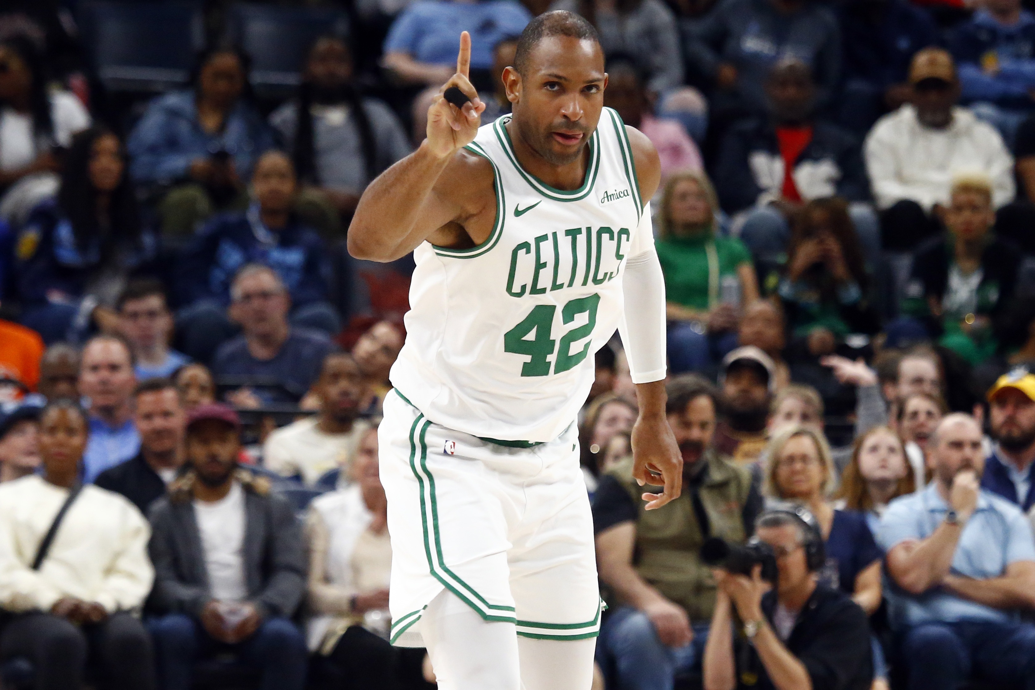 美記：若瓦蘭最終離開(kāi)NBA 掘金將成為勇士追逐霍福德的一大威脅