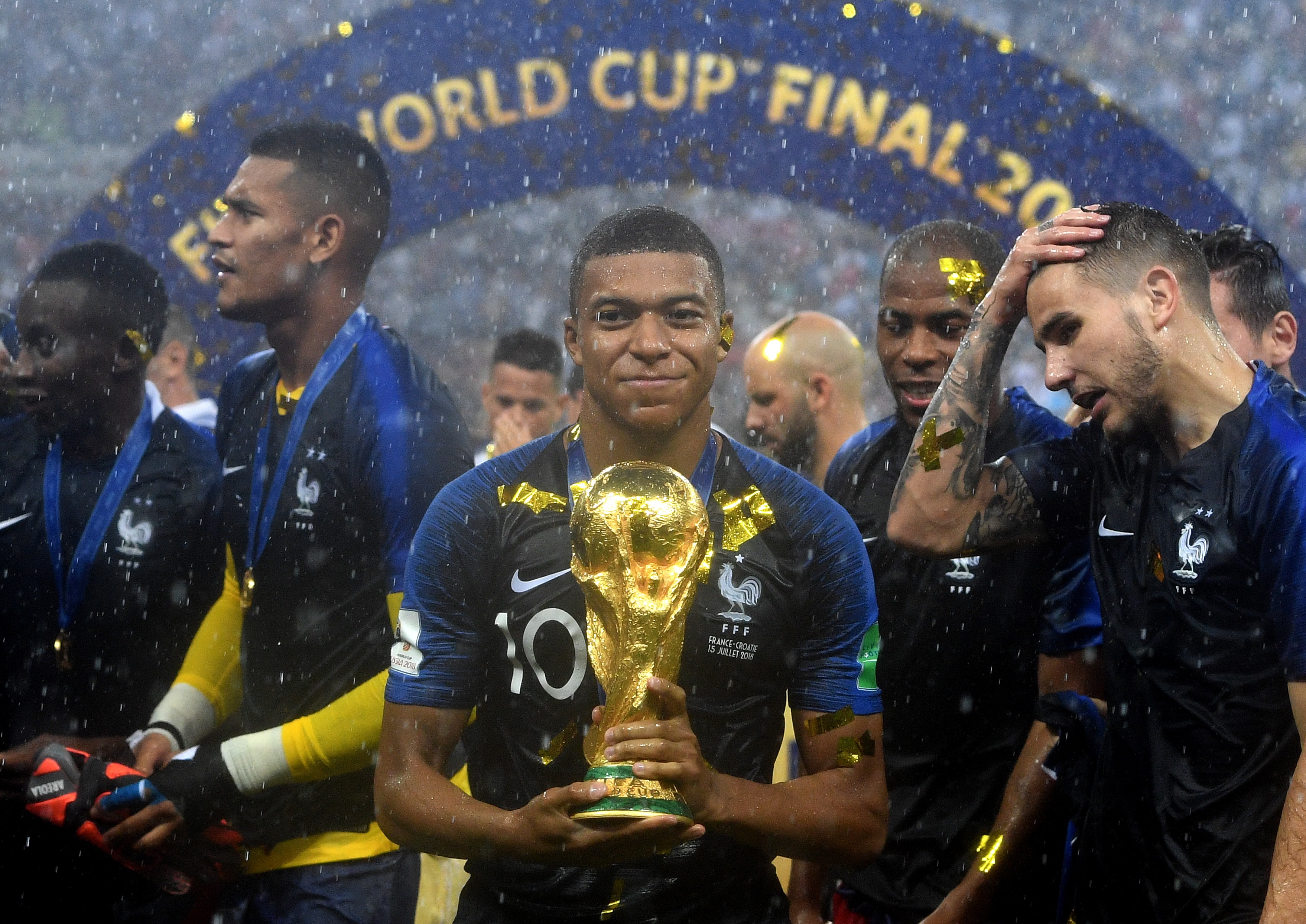 FIFA：登貝萊等巴黎三人、姆巴佩、恩佐有機會(huì )成為“雙世界冠軍”