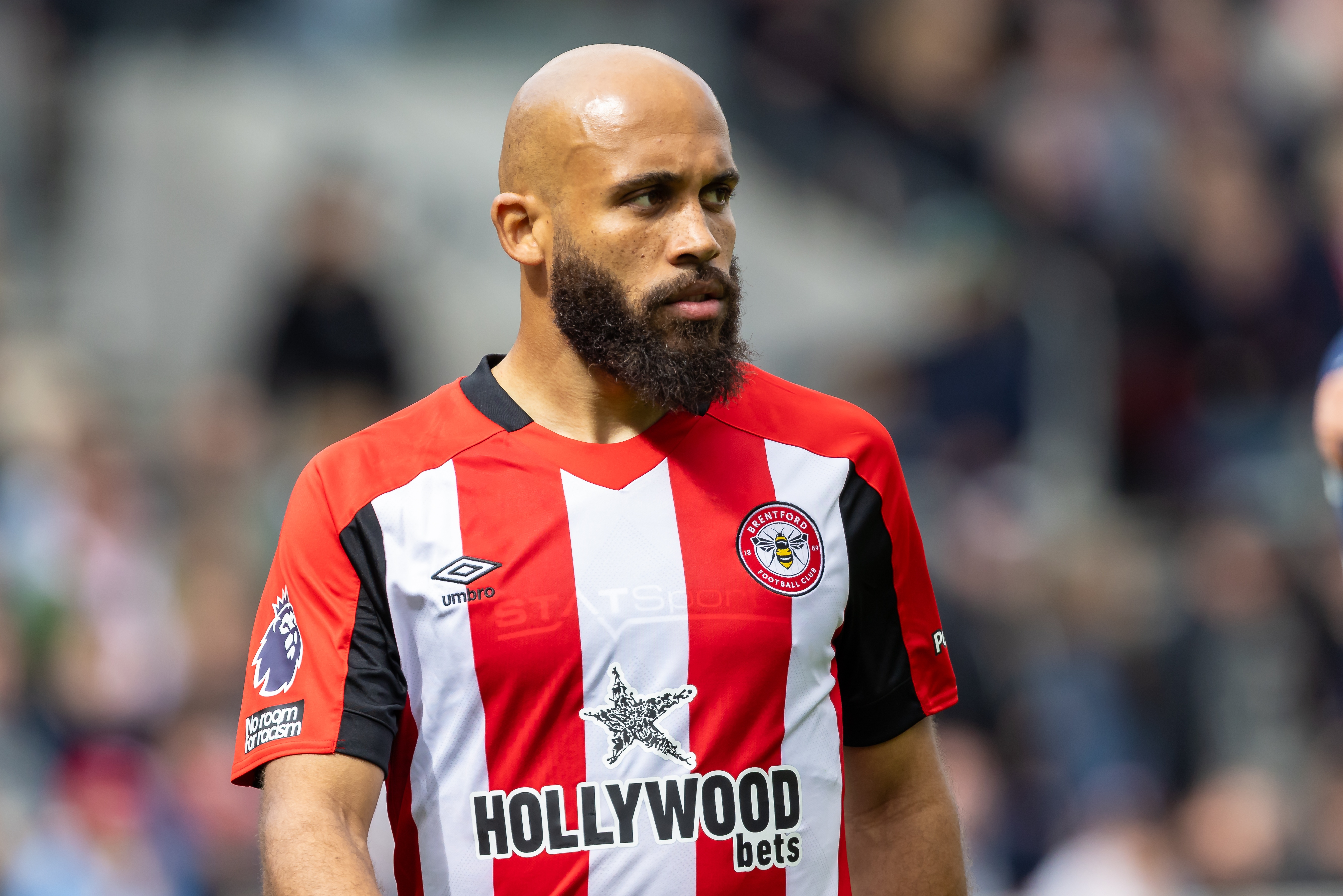 記者：姆貝莫今天去了老特拉福德，明天前往卡靈頓