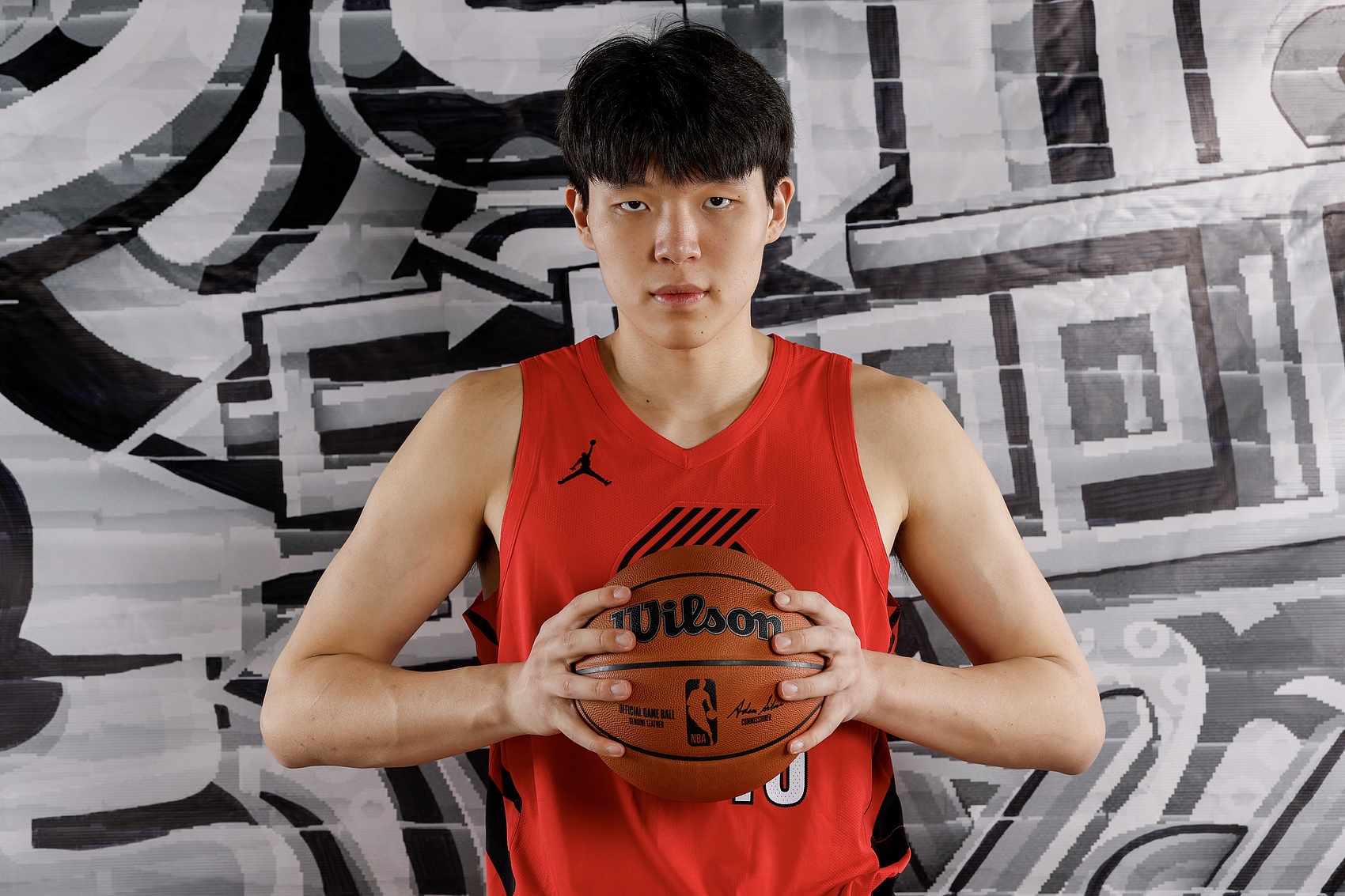 ESPN點(diǎn)評楊瀚森：最引人入勝的新秀 傳球&蓋帽出色 籃板球得加強
