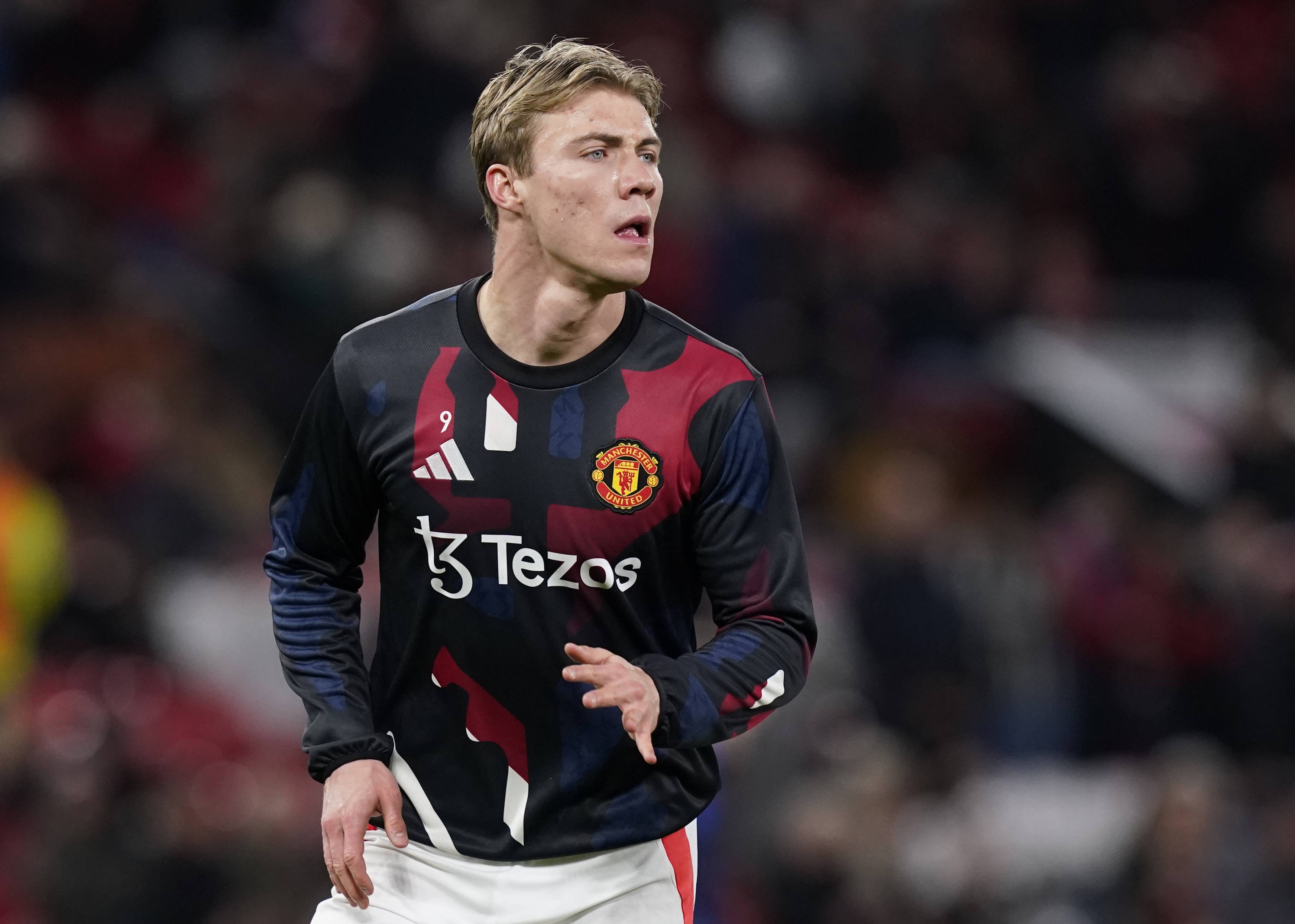 狀態(tài)回升？電訊報：霍伊倫表態(tài)要留隊，曼聯(lián)留下他會(huì )是明智之舉