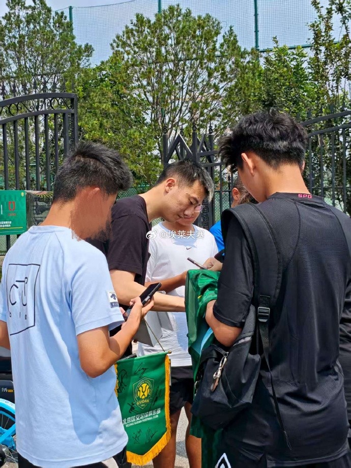 博主：韓佳奇在京津德比前歸隊，他清瘦了許多