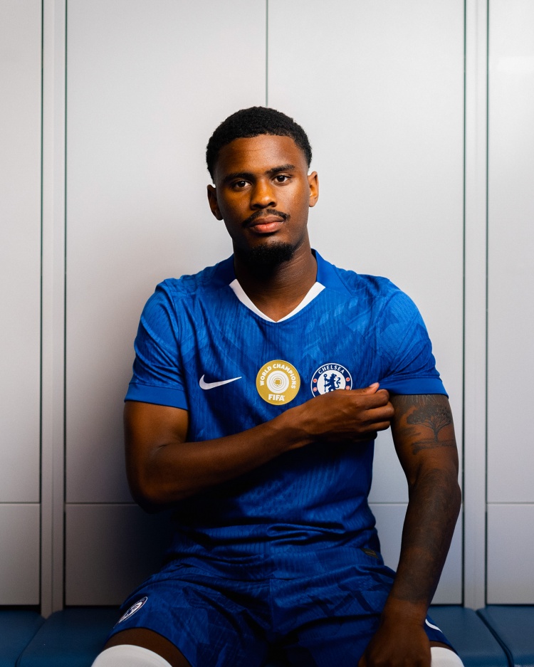 效果怎樣？哈托成首位身穿世俱杯冠軍徽章球衣的切爾西球員