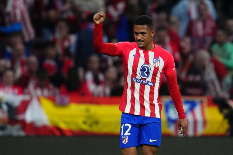 阿斯：馬競新賽季一線(xiàn)隊還有4個(gè)號碼空缺，12號&22號&23號&25號