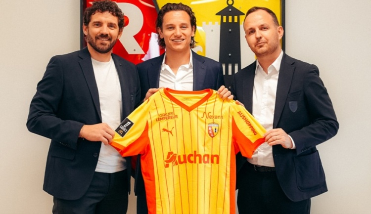 朗斯創(chuàng  )意動(dòng)畫(huà)官宣簽下烏迪內斯前鋒托萬(wàn)，據悉轉會(huì )費800萬(wàn)歐