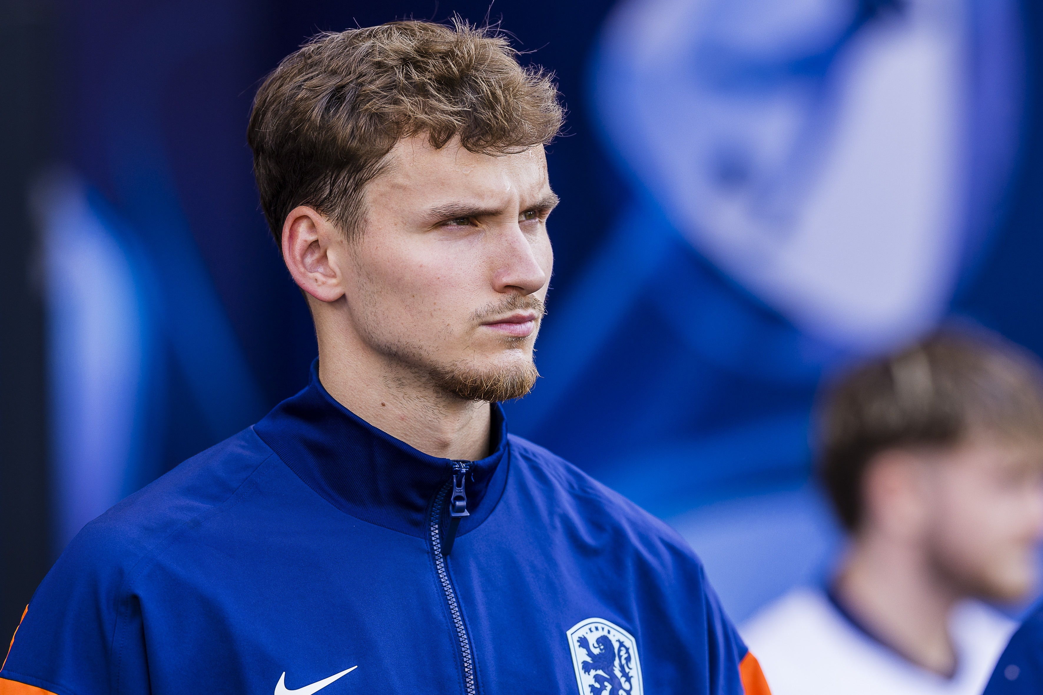 記者：米堡后衛范登伯格約1100萬(wàn)鎊轉會(huì )科隆，兩年前僅26萬(wàn)鎊簽入