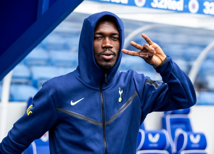 TA：比蘇馬因不守時(shí)，被排除出對陣巴黎的歐洲超級杯大名單