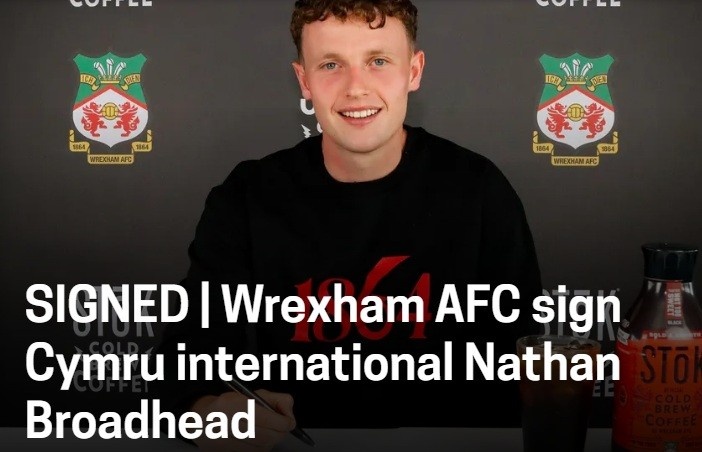 官方：英冠雷克斯漢姆和布勞德海德簽約四年，據悉轉會(huì )費1000萬(wàn)鎊