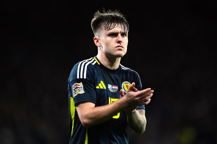 記者：本-多克將2500萬(wàn)鎊轉會(huì )伯恩茅斯，通?；刭弮r(jià)格至少是兩倍