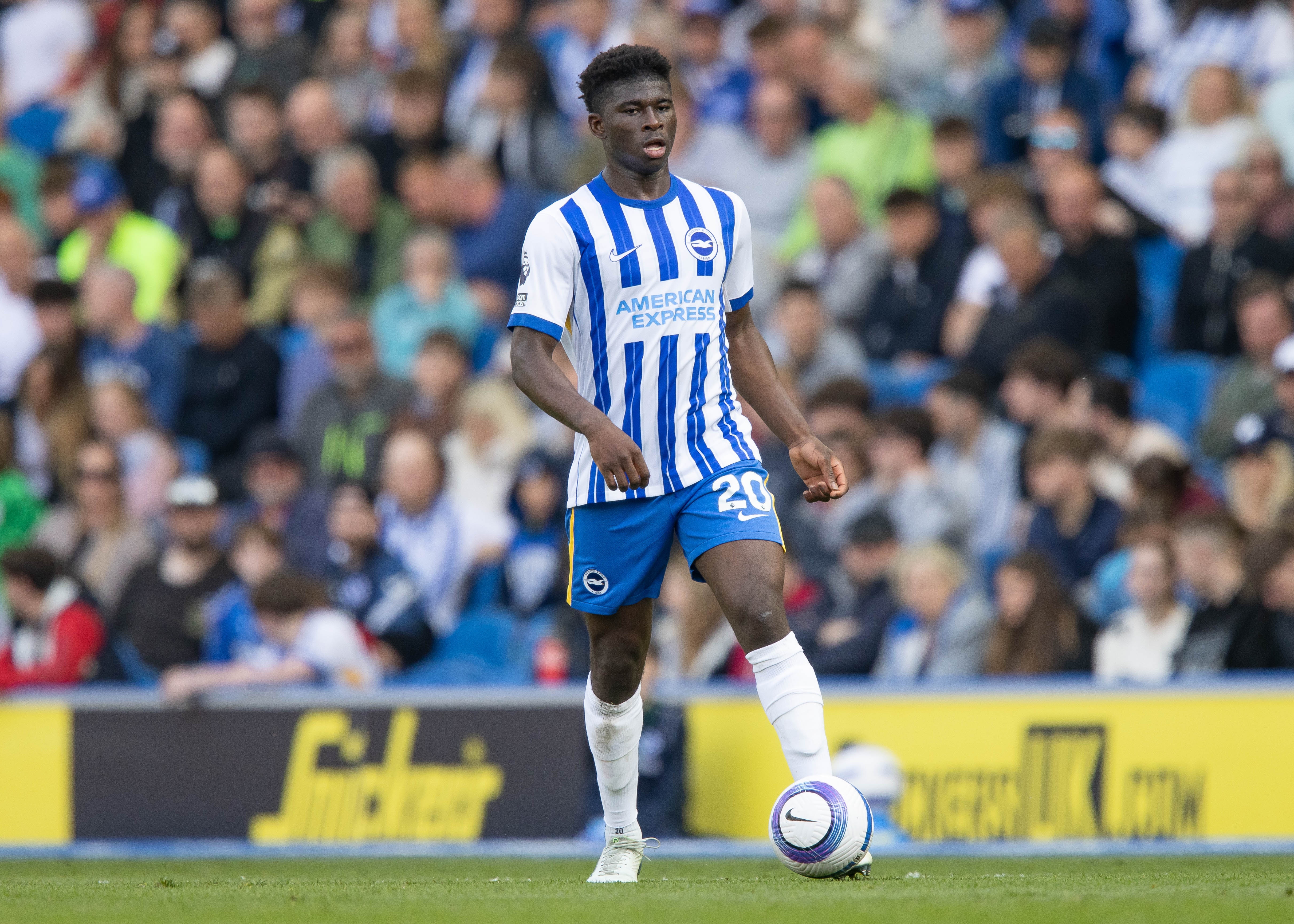 TA：巴萊巴英語(yǔ)學(xué)得很好進(jìn)步很快，明夏可能會(huì )引發(fā)多家豪門(mén)競購