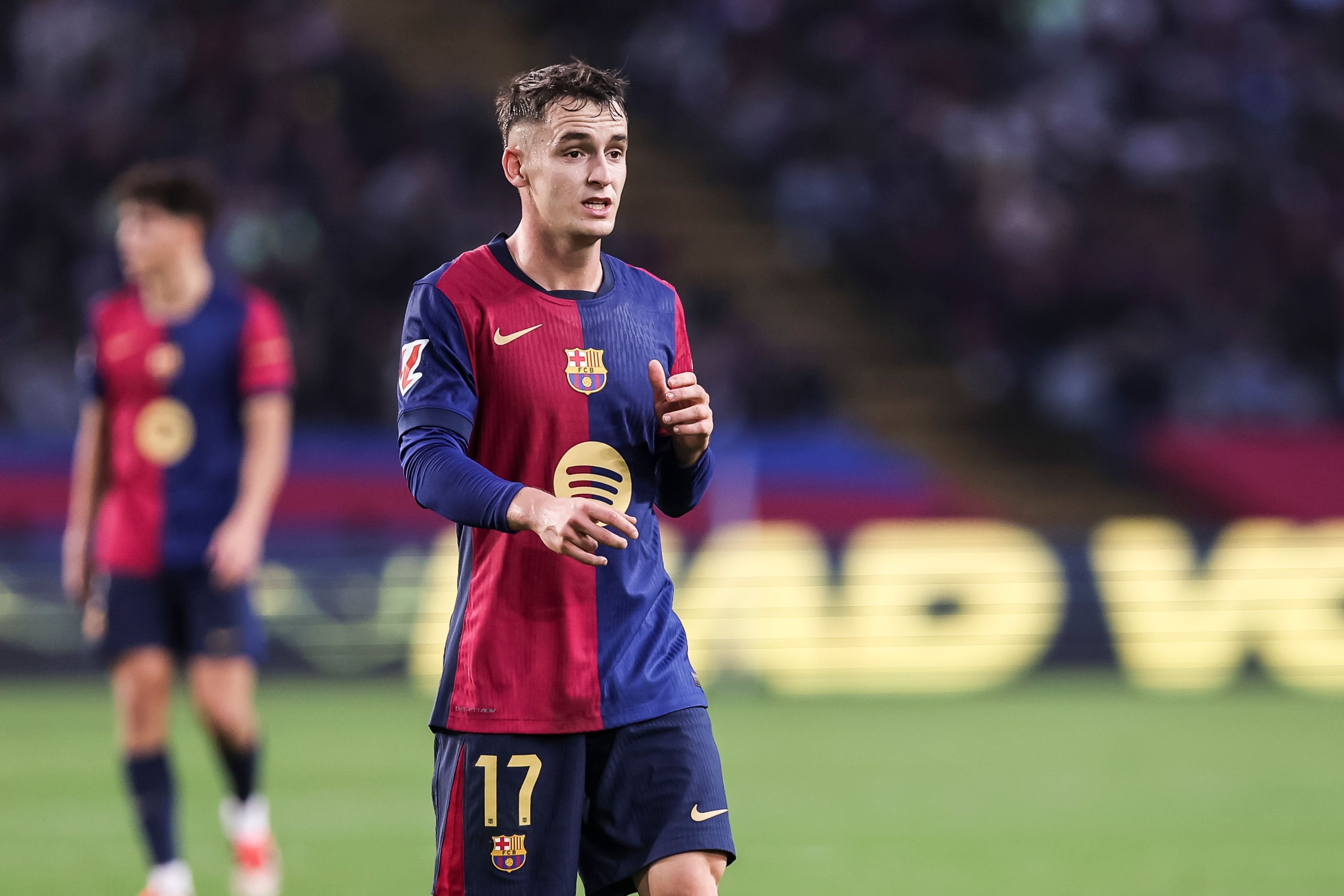 馬卡：西漢姆與狼隊等球隊有意卡薩多，球員本人傾向于留在巴薩