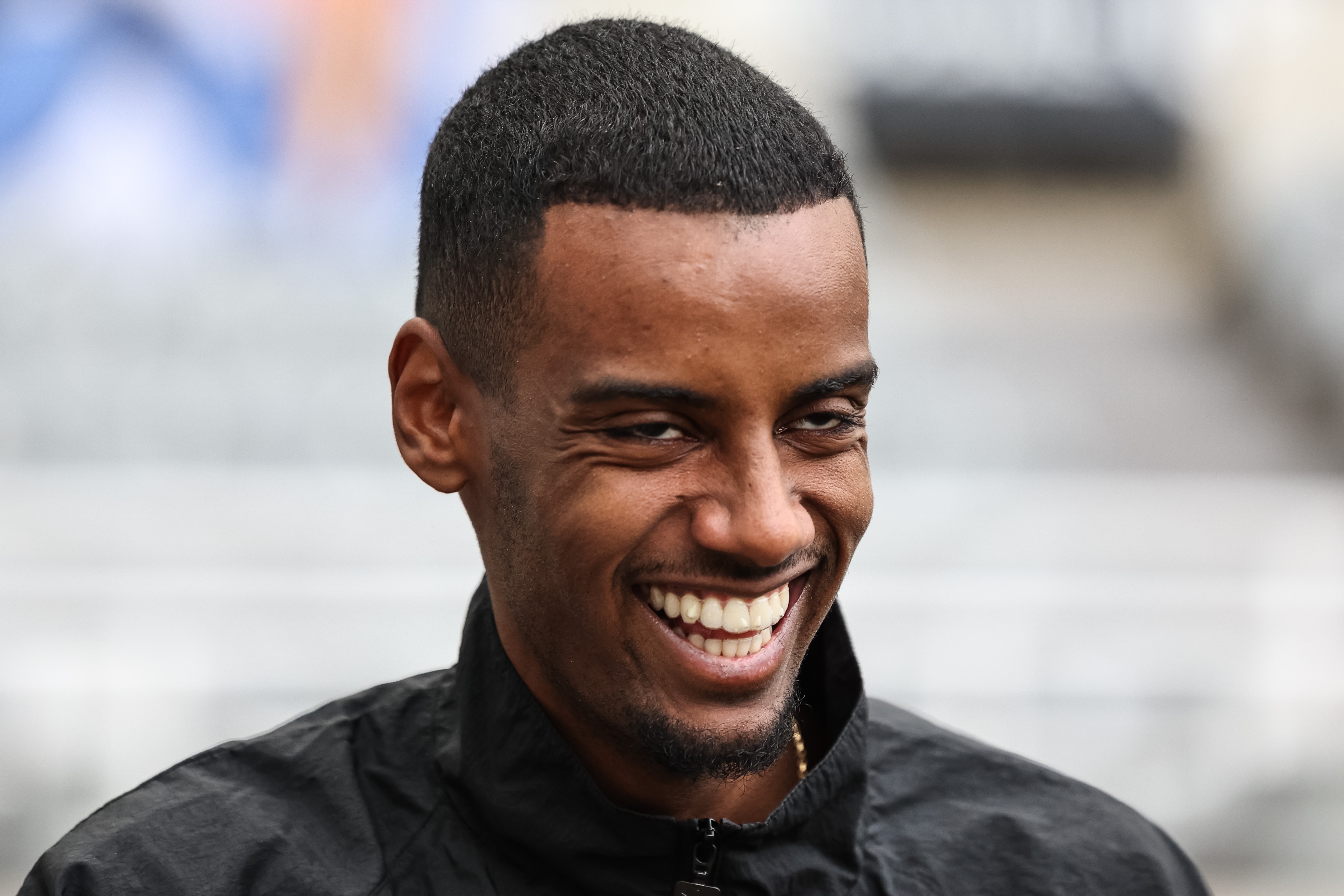 瑞典主帥：伊薩克是非常敬業(yè)的球員，眼下情況很復雜不能妄下結論