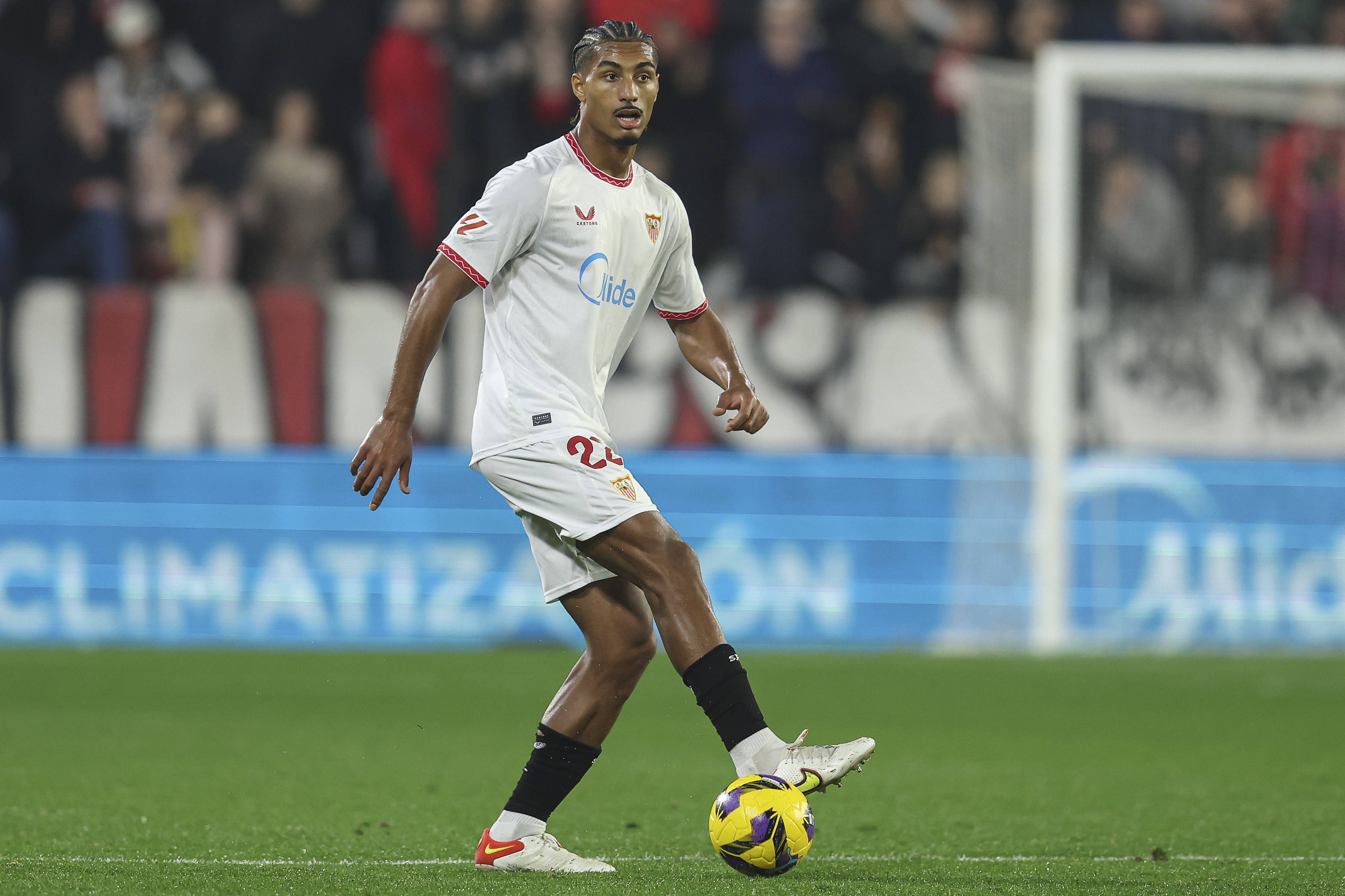 記者：巴代今天下午去勒沃庫森體檢，球員轉會(huì )費3000萬(wàn)歐&簽約5年