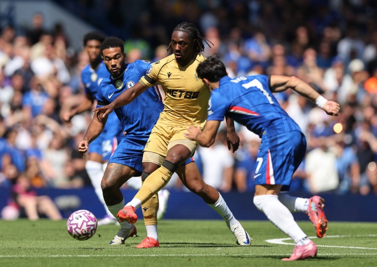 英媒：埃澤與弗蘭克交談后被說(shuō)服，他曾考慮槍手但現在只想去熱刺