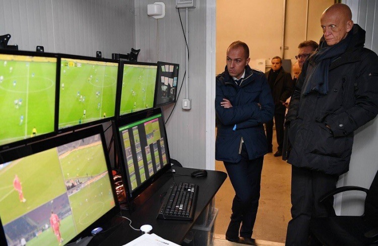 引入挑戰！官方：U17世界杯將啟用FVS系統，教練能質(zhì)疑裁判決定