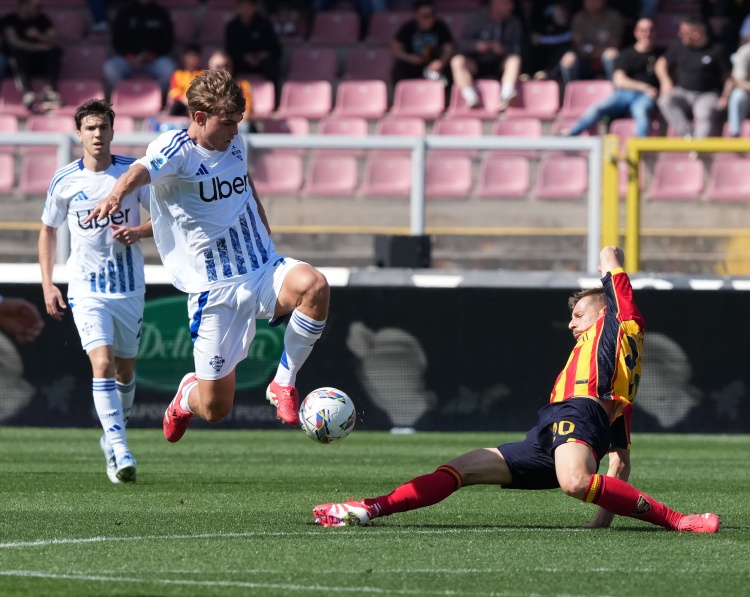 記者：熱刺將帕斯列為引援候選，已與球員所有者皇馬&科莫接觸