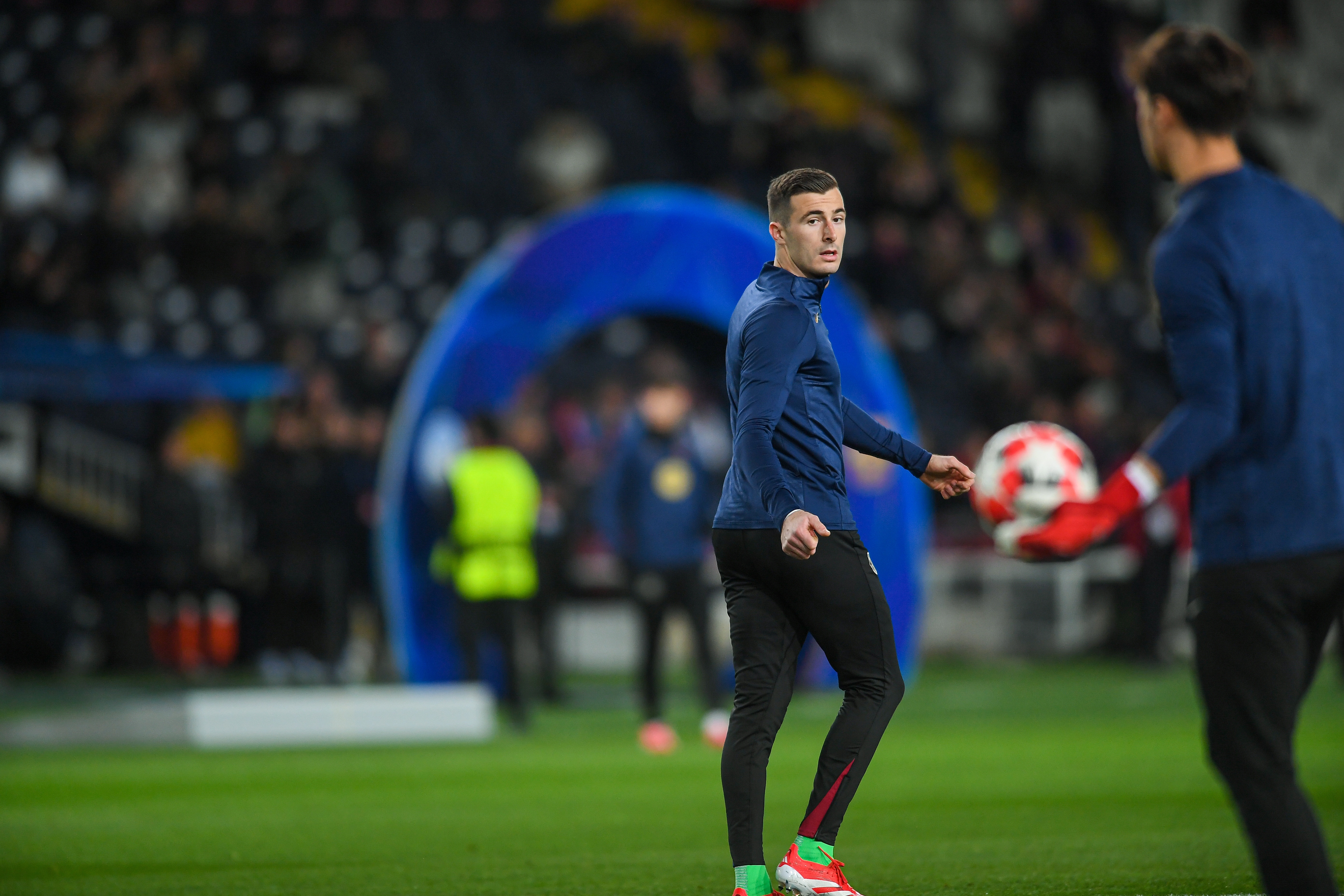 莫雷托：佩尼亞在跟埃爾切談判，但被外租前需要先跟巴薩完成續約