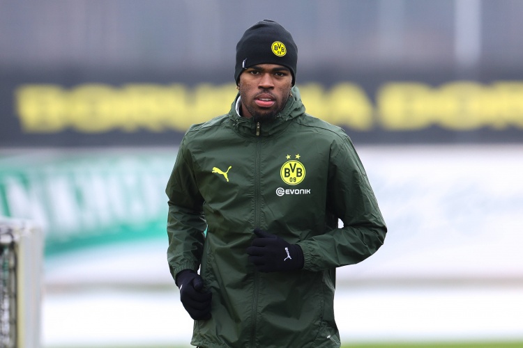 羅馬諾：楚克烏梅卡已經(jīng)抵達多特蒙德，將在周一進(jìn)行體檢