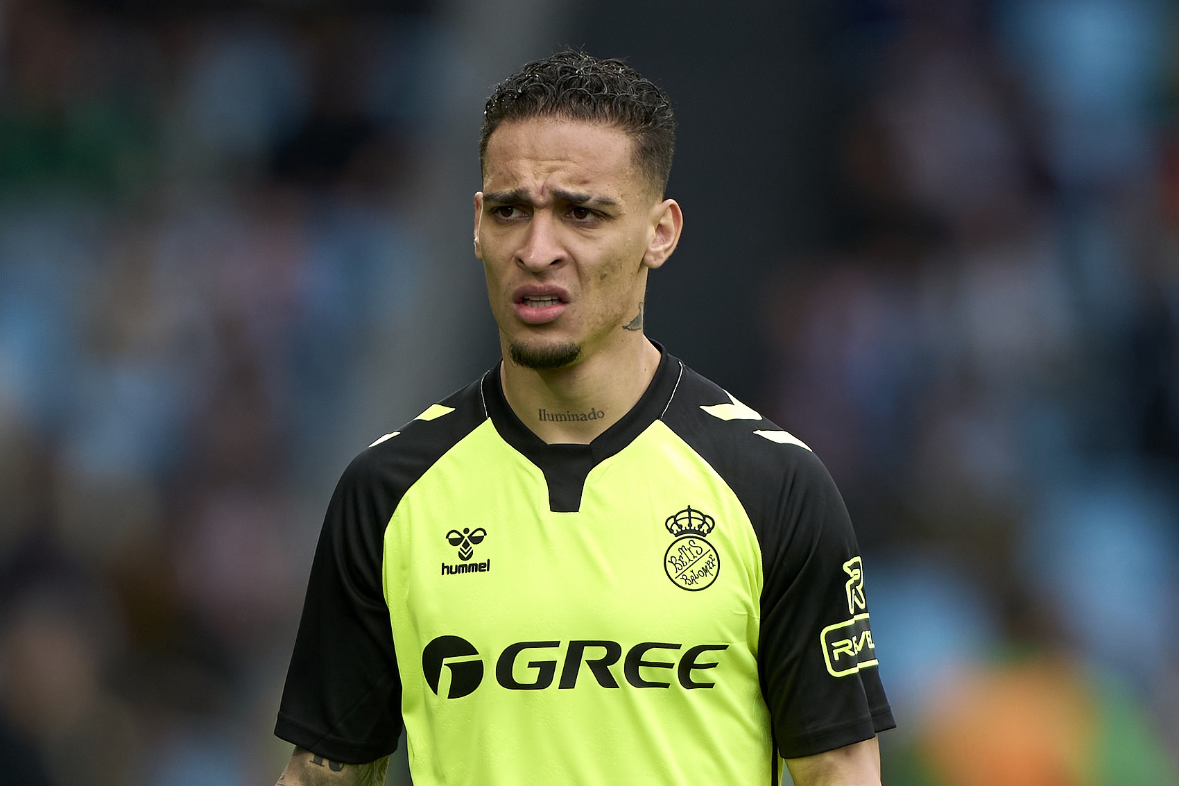 這是什么劇情？2:40曼聯(lián)接受貝蒂斯對安東尼報價(jià)→5:45貝蒂斯撤回