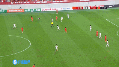 有點(diǎn)不應該！U22國足一次邊路傳中，直接回傳給了對方門(mén)將……