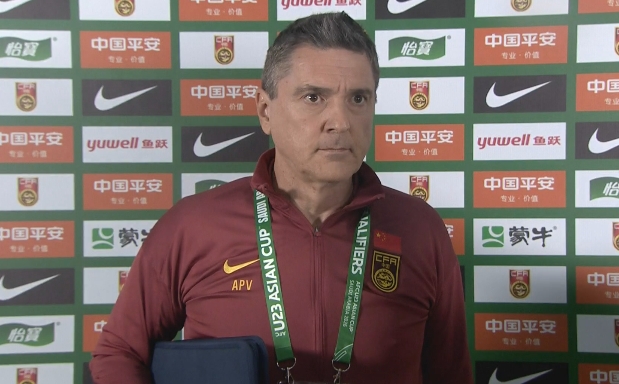 記者：U22國足進(jìn)攻不太流暢首先是磨合問(wèn)題，其次是隊員狀態(tài)+戰術(shù)