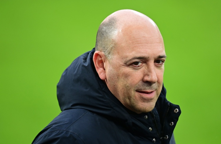 會(huì )是誰(shuí)？藥廠(chǎng)高層卡羅：希望下周一敲定新帥人選，周二就帶隊訓練