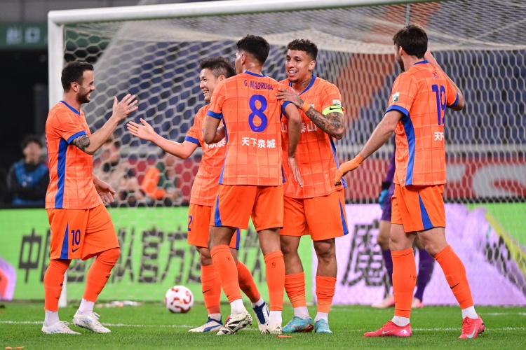 8月山東泰山打入15球中超最多，射正率和射門(mén)轉化率也是聯(lián)賽最高