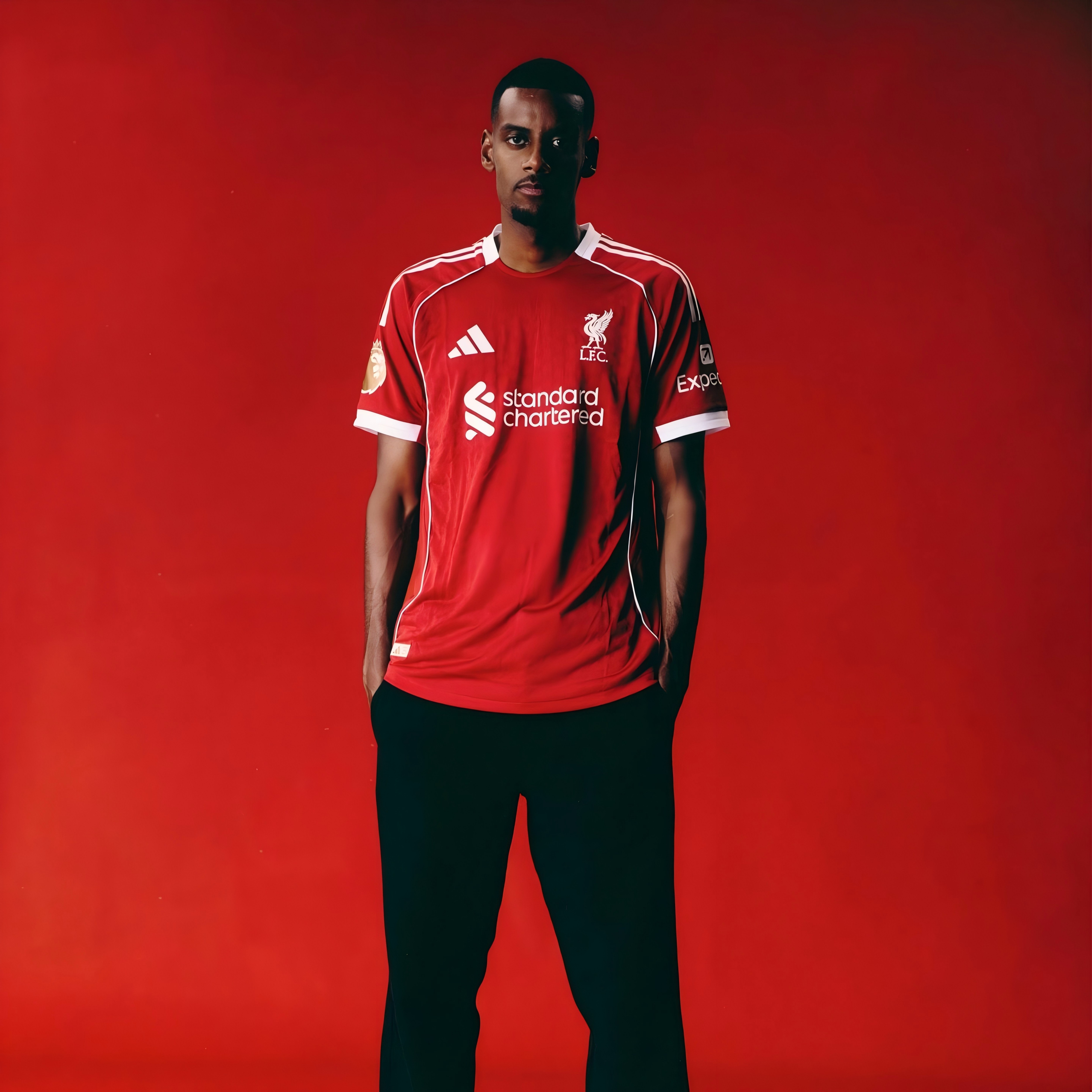 馬不停蹄！加盟利物浦后，伊薩克首次參加瑞典國家隊訓練