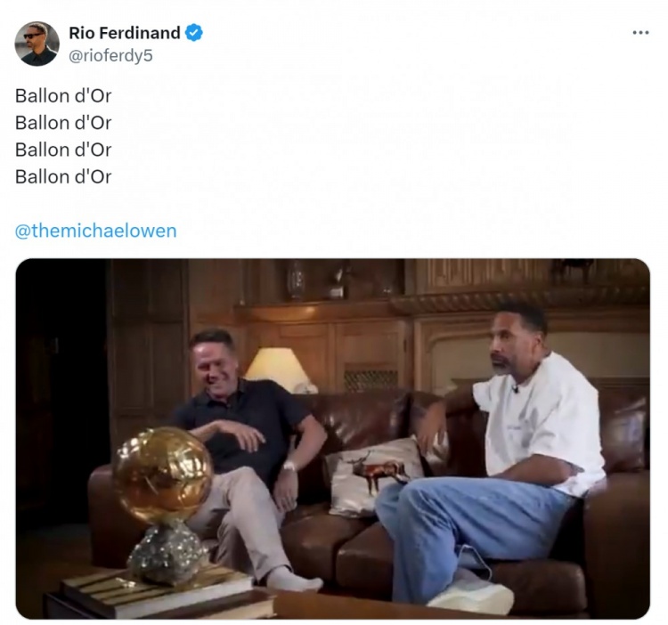 終生榮耀！歐文接受采訪(fǎng)時(shí)向費迪南德展示金球獎