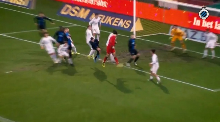 不光會(huì )守門(mén)!拉門(mén)斯青年歐冠曾頭球絕平皇馬，曼聯(lián)球迷:進(jìn)攻有救了