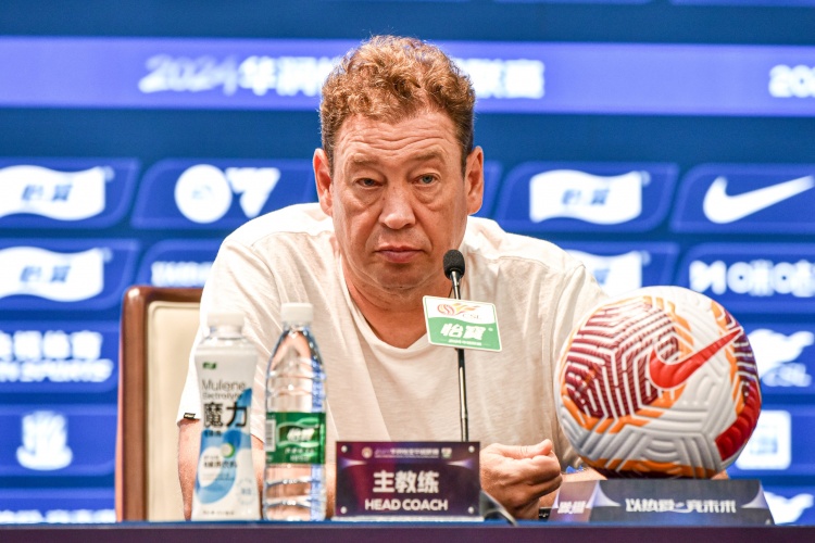 斯盧茨基：要盡全力打好最后5輪 自我心態(tài)調整是職業(yè)球員必備素養
