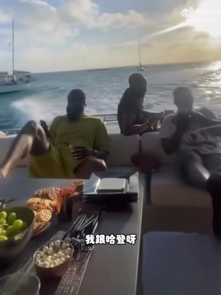 雷霆三少你更愿意和誰(shuí)交朋友？楊侃團隊：哈登啊 他能帶我大撒幣