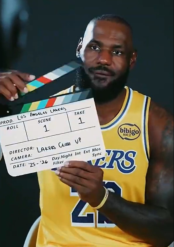 偉大征程繼續！詹姆斯曬出媒體日集錦：23號的第23個(gè)賽季????